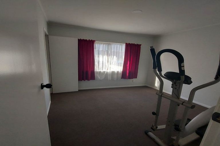 Photo of property in 4 Banksia Place, Goodwood Heights, Auckland, 2105