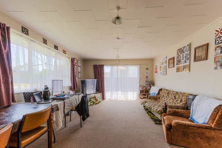 Photo of property in 51 Grey Street, Marton, 4710