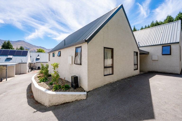Photo of property in 3/33 Hedditch Street, Wanaka, 9305