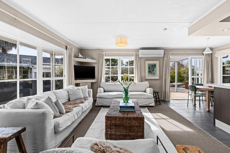 Photo of property in 9 Breadalbane Road, Havelock North, 4130
