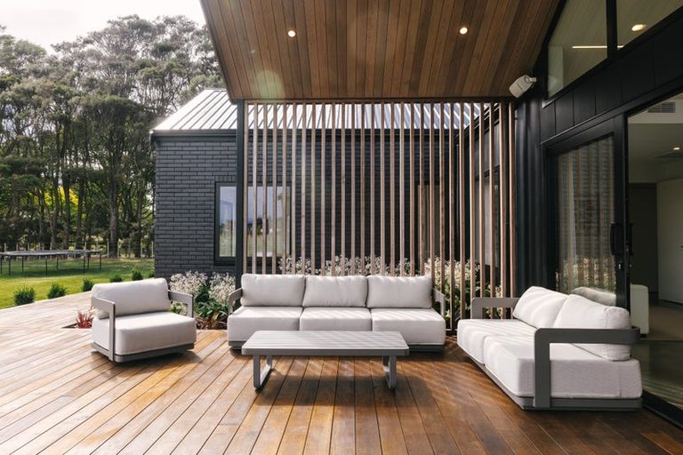 Photo of property in 16 Crown Lane, Rongotea, Palmerston North, 4473