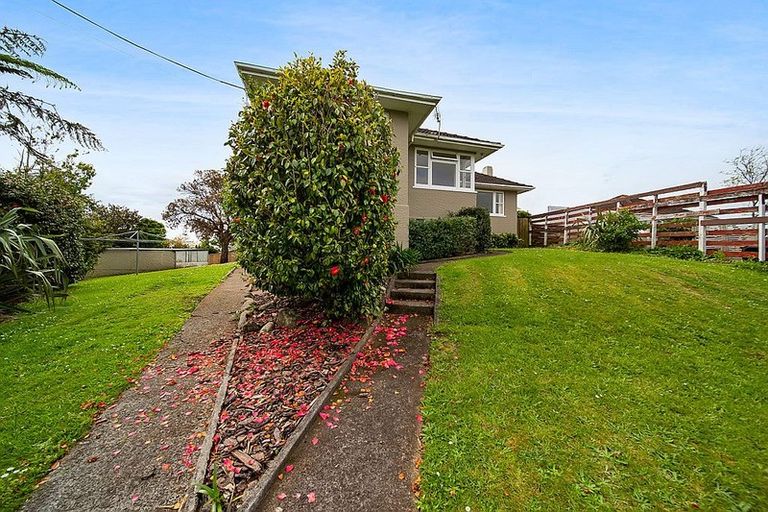 Photo of property in 184 Seaview Road, Westown, New Plymouth, 4310