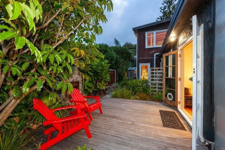 Photo of property in 44 Ngapaki Street, Waikanae Beach, Waikanae, 5036