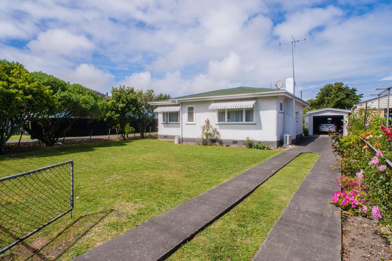 Photo of property in 9 De Lautour Road, Kaiti, Gisborne, 4010