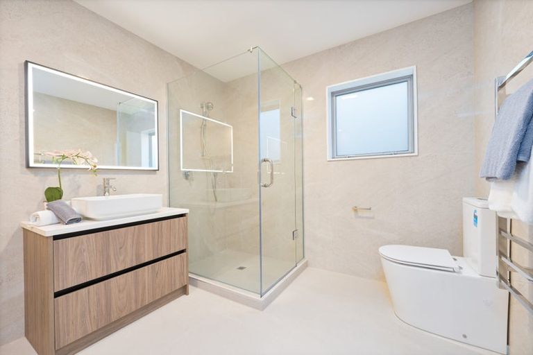 Photo of property in 10 Vino Cina Heights, Ranui, Auckland, 0612