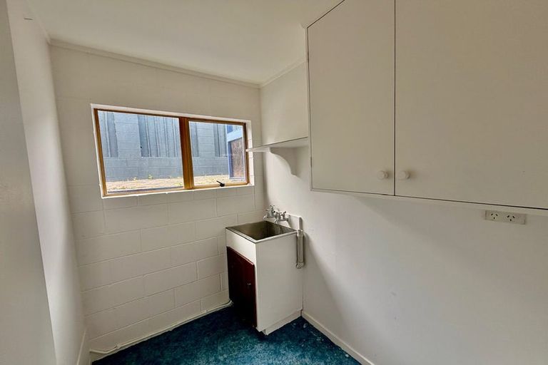 Photo of property in 2/48 Mayfair Crescent, Mairangi Bay, Auckland, 0630