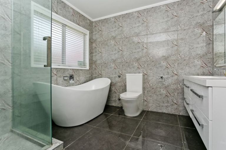 Photo of property in 5 Alice Place, Hillcrest, Auckland, 0627