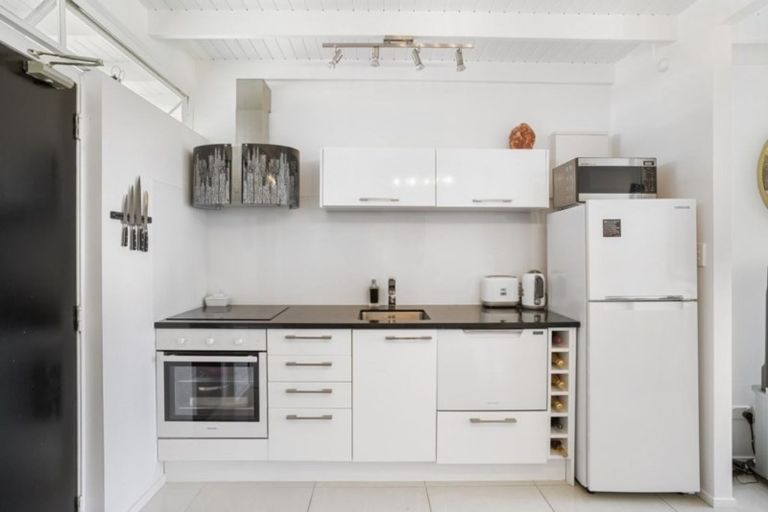 Photo of property in 3/73 Princes Street, Northcote Point, Auckland, 0627