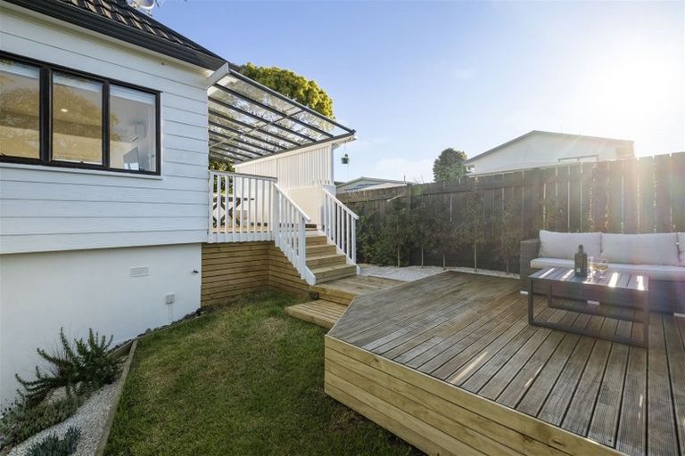 Photo of property in 1/136 Bradbury Road, Botany Downs, Auckland, 2010