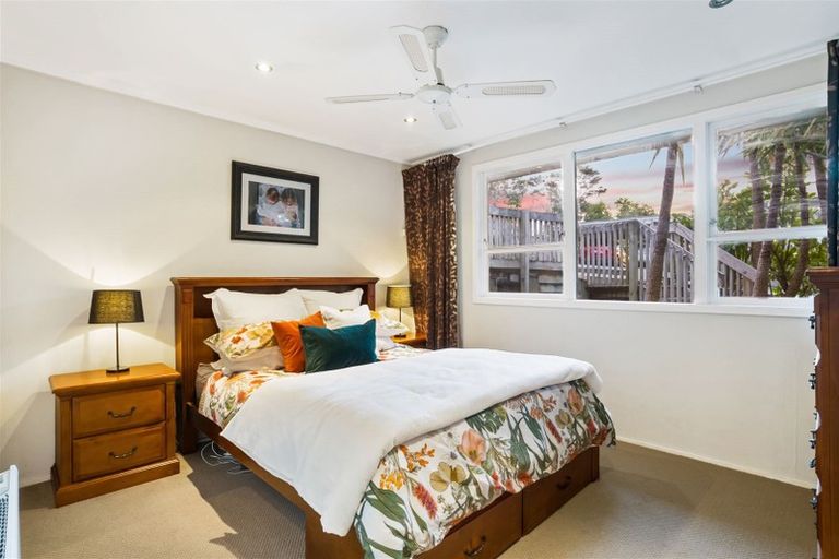 Photo of property in 21 Holt Avenue, Torbay, Auckland, 0630