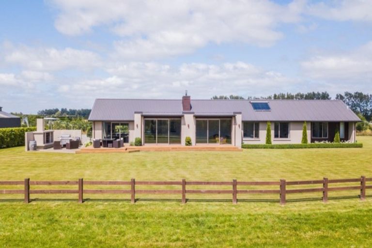 Photo of property in 39 Egerton Road, Winton, 9781