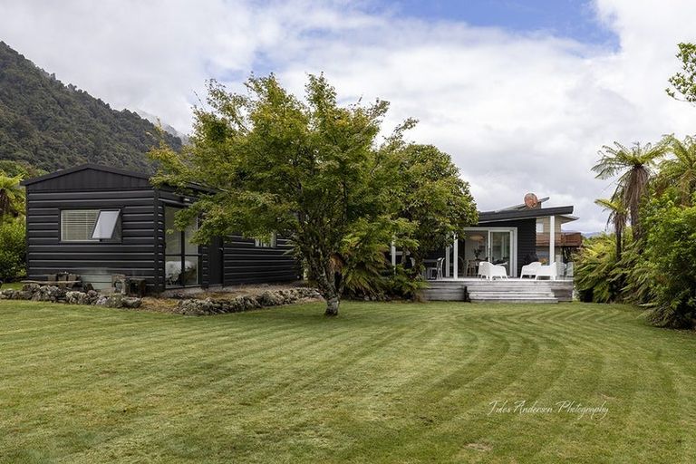 Photo of property in 16 Stuart Street, Lake Kaniere, Kokatahi, 7881