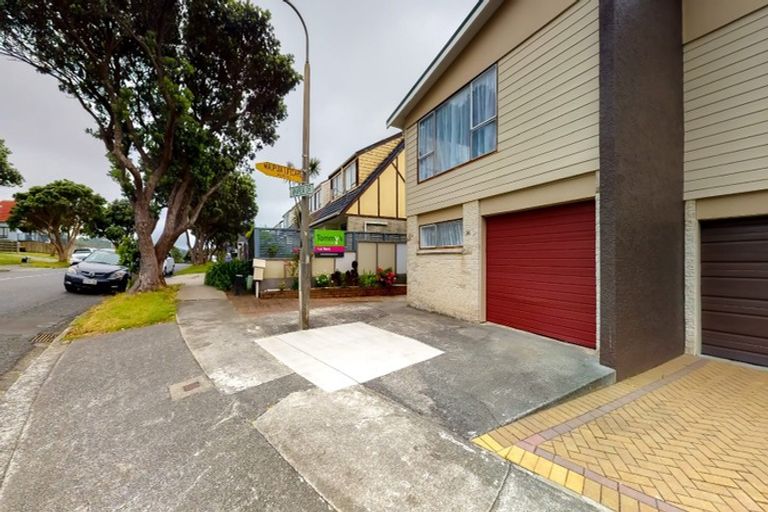 Photo of property in 36 Akaroa Drive, Maupuia, Wellington, 6022