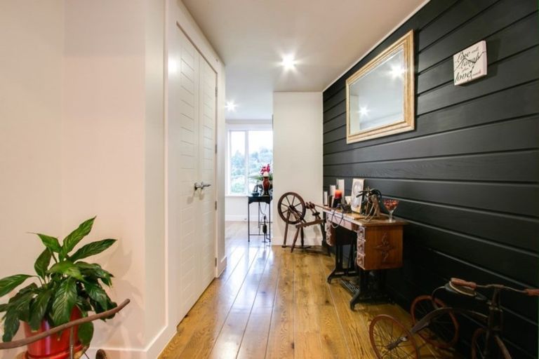 Photo of property in 81 Kent Terrace, Taradale, Napier, 4112