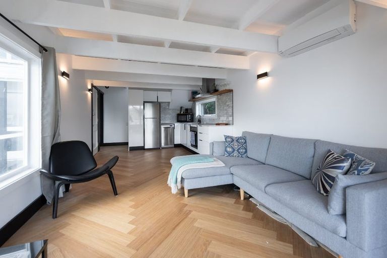 Photo of property in 2/77 Maida Vale Road, Roseneath, Wellington, 6011