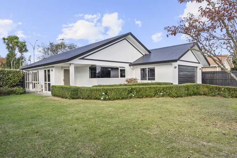 Photo of property in 38 Bouverie Crescent, Flagstaff, Hamilton, 3210