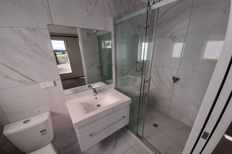 Photo of property in 12 Butler Stoney Crescent, Silverdale, 0932