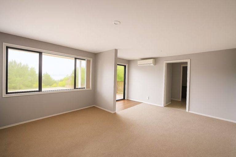 Photo of property in 17 Tui Vale Road, Shelly Park, Auckland, 2014