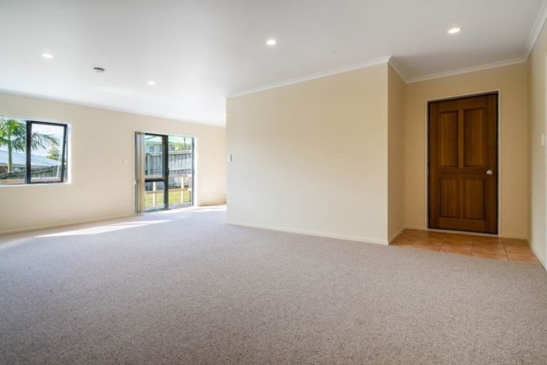 Photo of property in 54a Candia Road, Swanson, Auckland, 0614