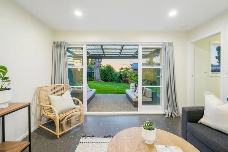 Photo of property in 1/35 Rangatira Road, Beach Haven, Auckland, 0626