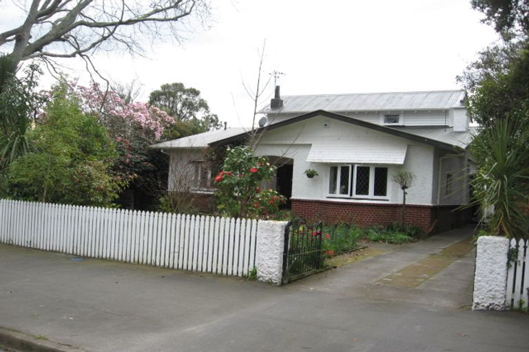 Photo of property in 17 Batt Street, West End, Palmerston North, 4410