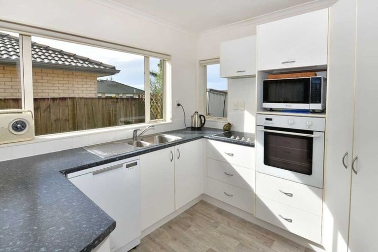 Photo of property in 3 Chesterfield Way, Orewa, 0931