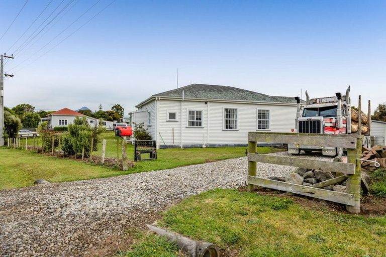 Photo of property in 8 Egmont Street, Normanby, Hawera, 4614