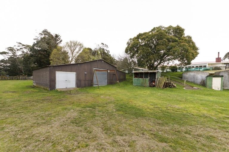 Photo of property in 36 Puketotara Road, Rangiotu, Palmerston North, 4477