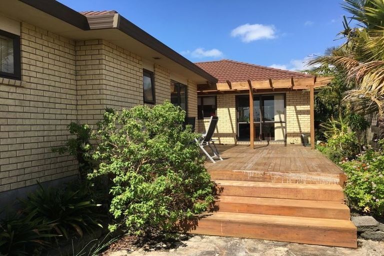 Photo of property in 37 Robin Brooke Drive, Flat Bush, Auckland, 2019