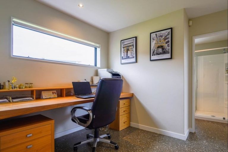 Photo of property in 7 Ocean Vista Lane, Paraparaumu, 5032