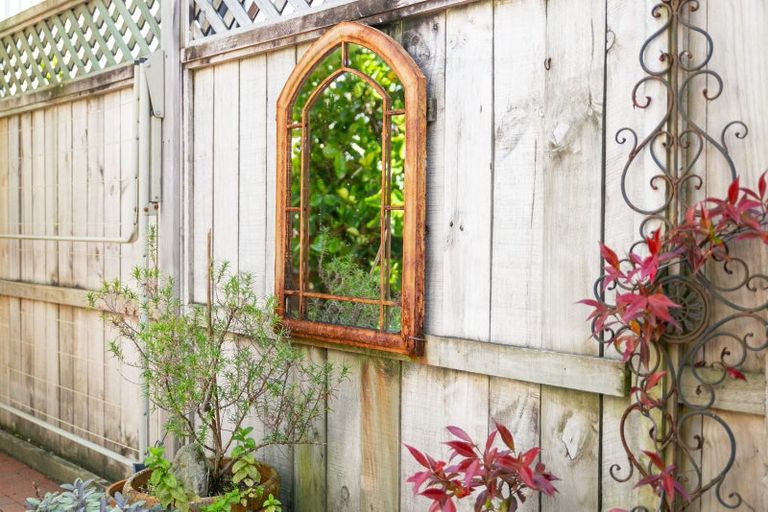 Photo of property in 2/6 The Parade, Island Bay, Wellington, 6023