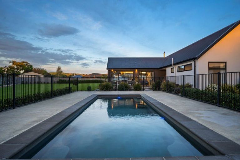 Photo of property in 3 Willowside Place, Amberley, 7410