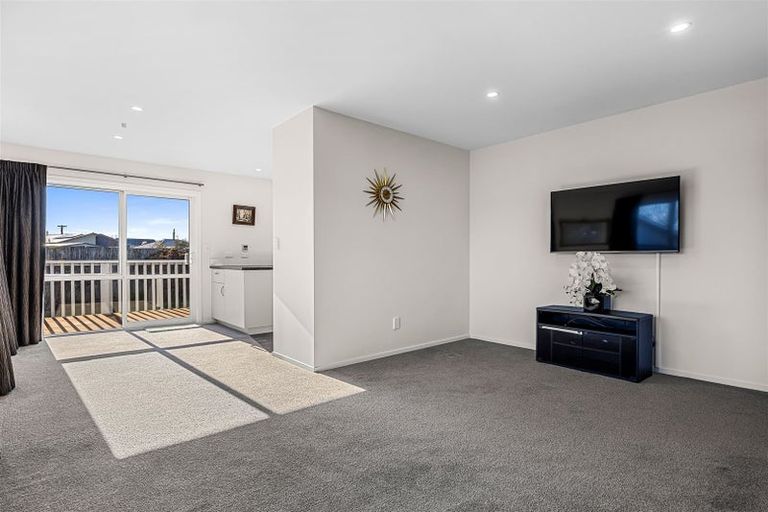 Photo of property in 23 Bideford Place, Dallington, Christchurch, 8061