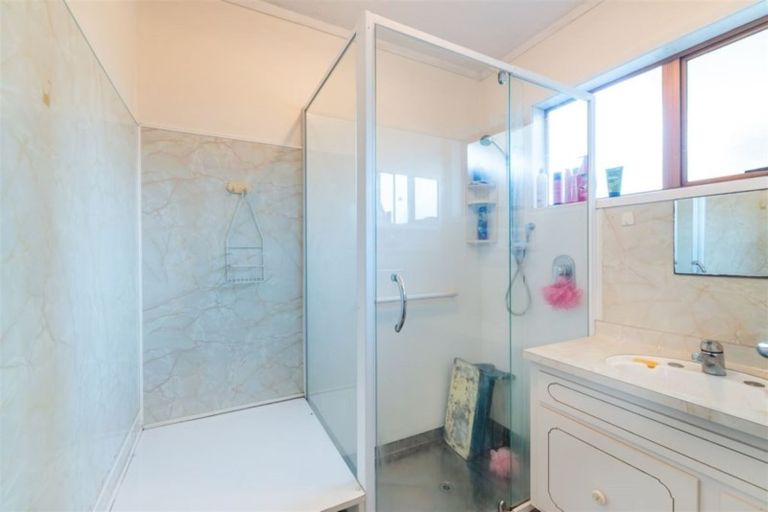 Photo of property in 1/159 Te Atatu Road, Te Atatu South, Auckland, 0610