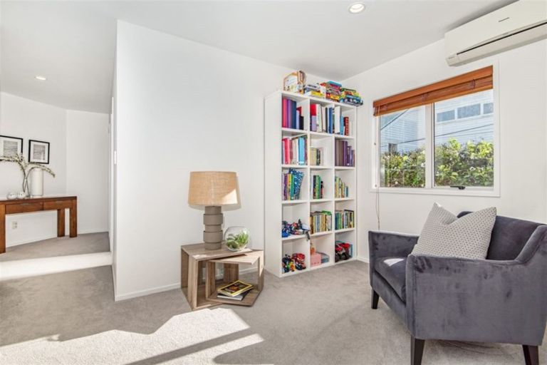 Photo of property in 45a Williamson Avenue, Belmont, Auckland, 0622