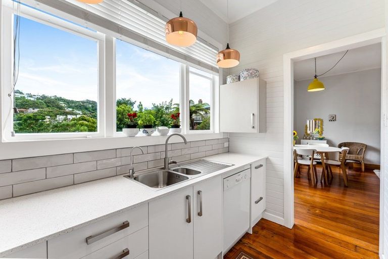 Photo of property in 24 Clarence Street, Brooklyn, Wellington, 6021