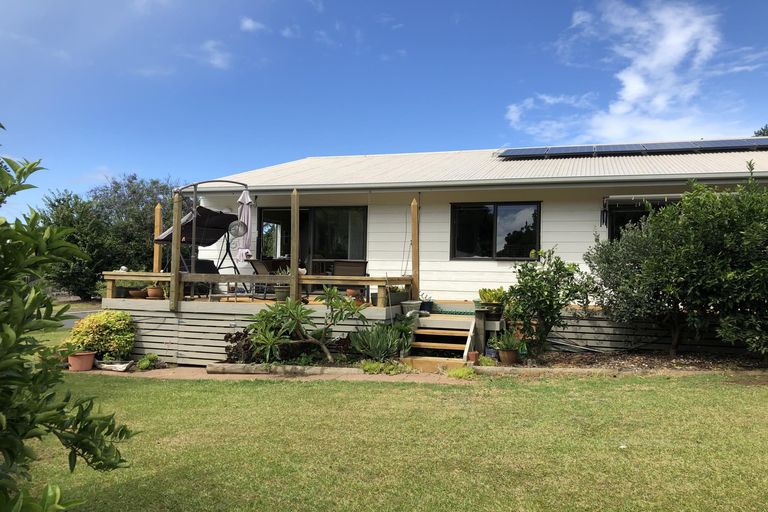 Photo of property in 6 Jacaranda Place, Kerikeri, 0230