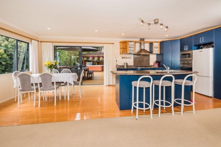 Photo of property in 5 Maidstone Place, Oteha, Auckland, 0632