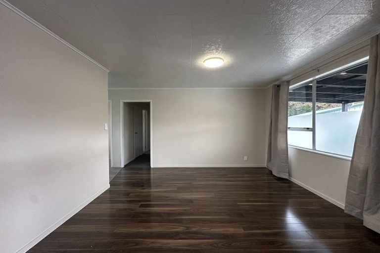 Photo of property in 8 Citril Place, Red Hill, Papakura, 2110