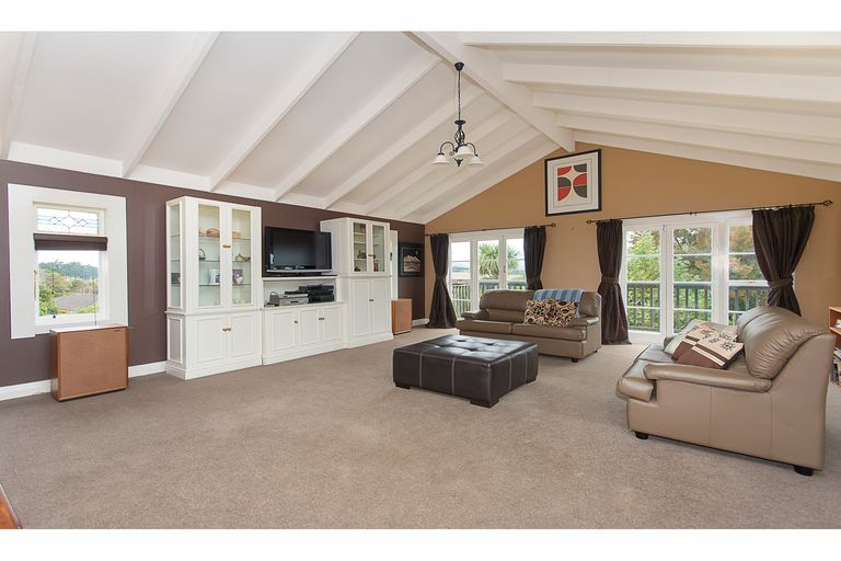 Photo of property in 77 Colombo Road, Waiuku, 2123