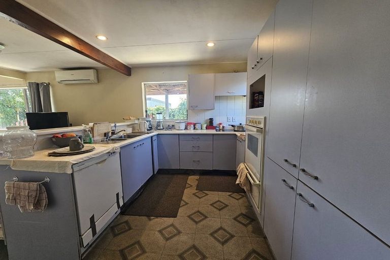 Photo of property in 49 Tait Drive, Greenmeadows, Napier, 4112