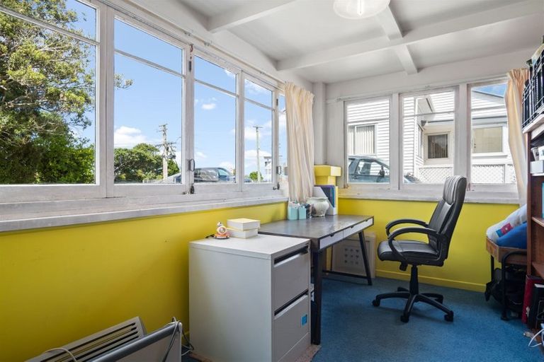 Photo of property in 31 Hillcrest Road, Papatoetoe, Auckland, 2025