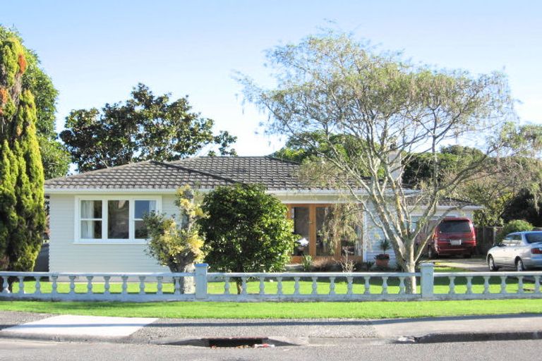 Photo of property in 19 Freemans Road, Otaki, 5512