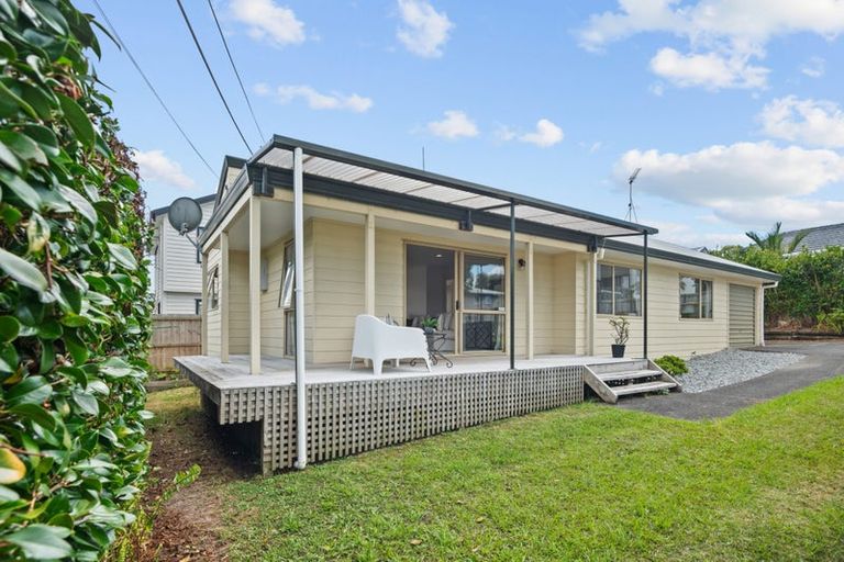 Photo of property in 1/14 Elliott Avenue, Bayview, Auckland, 0629