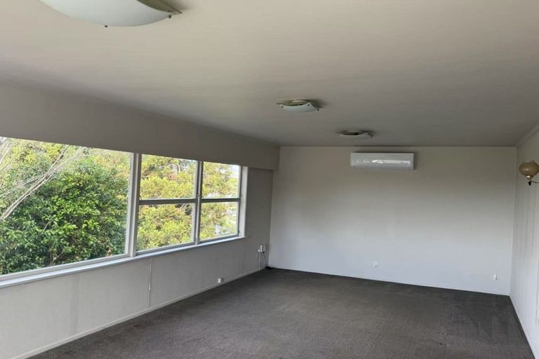 Photo of property in 5 Barker Rise, Northcross, Auckland, 0632