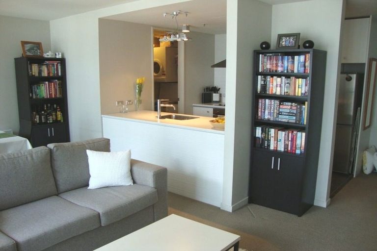 Photo of property in Montreaux Apartments, 5j/164 The Terrace, Wellington Central, Wellington, 6011