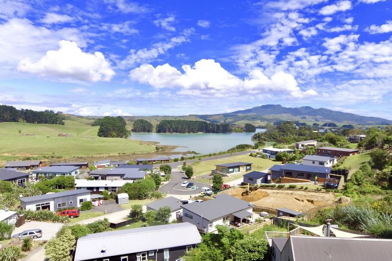 Photo of property in 8e Harakeke Place, Raglan, 3225