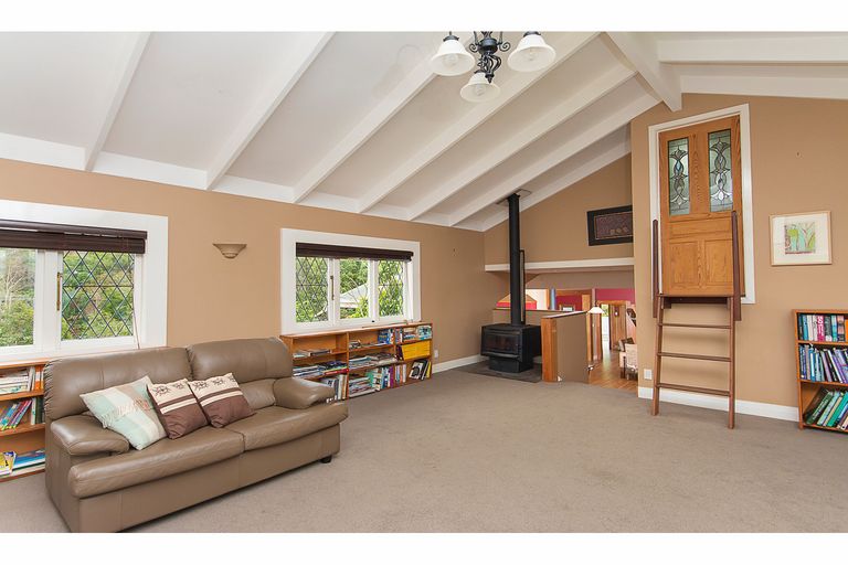 Photo of property in 77 Colombo Road, Waiuku, 2123