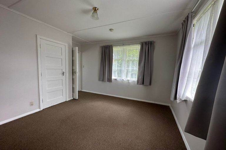 Photo of property in 29 Godley Street, Waterloo, Lower Hutt, 5011