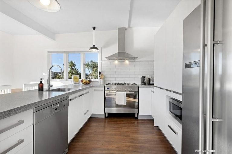 Photo of property in 72 Chaytor Street, Karori, Wellington, 6012